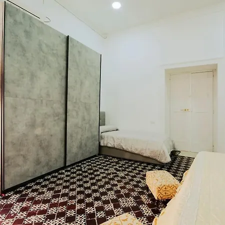 Apartament Maestosa Casa In Centro Neapol